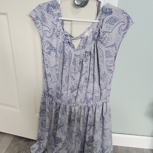 Elegant Blue Paisley Dress - Picture 1 of 2